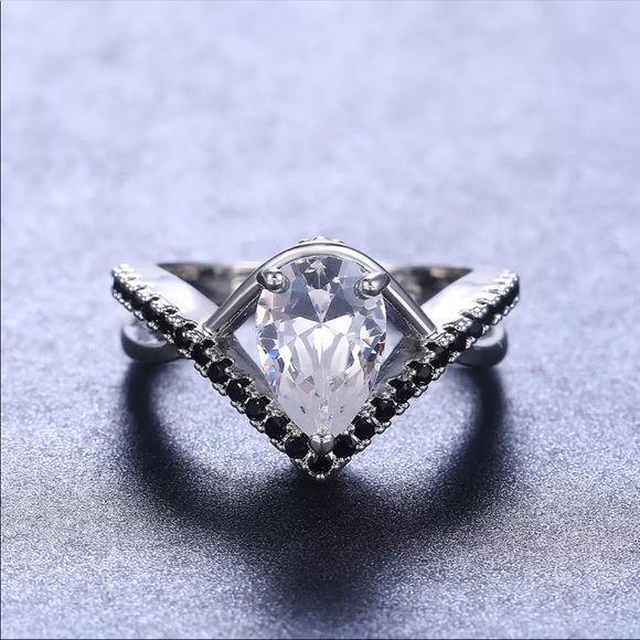 New Women’s 925 Silver Sapphire Romantic Ring - Picture 5 of 6